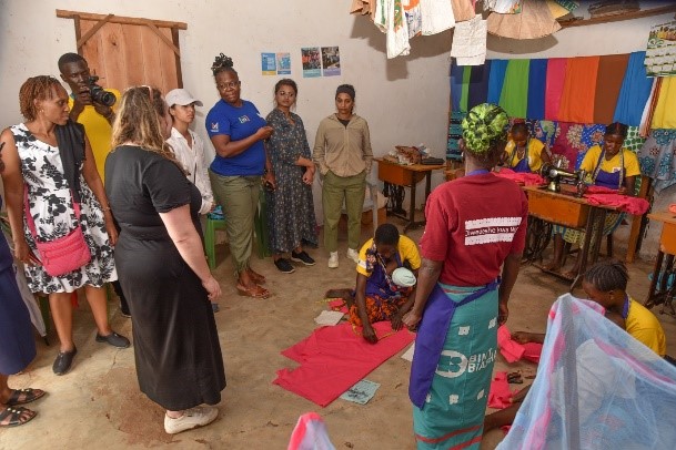 Visit to a mentorship site by the Maverick fellows